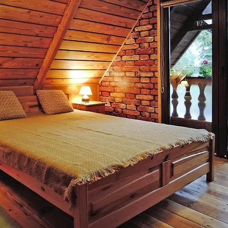 With Jacuzzi And Private Garden Ferienhaus